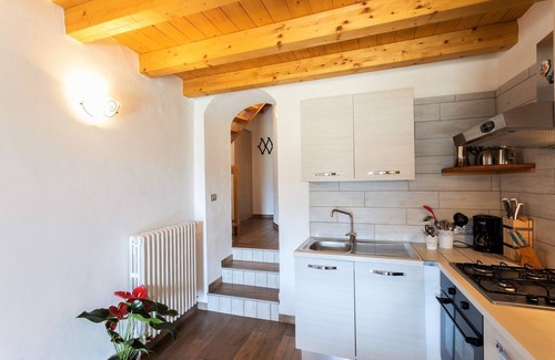 Vesio Casa | Casa vacacional con balcón