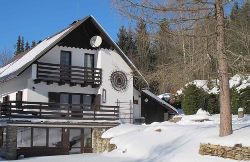 Svinna Casa | Casa vacacional Con chimenea, sauna, sala de juegos y piscina climatizada.