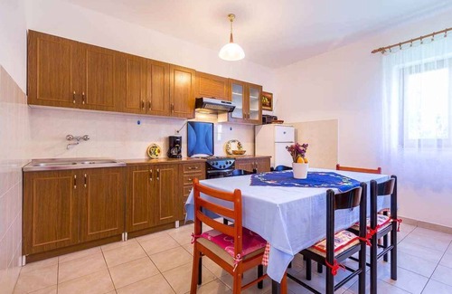 Vinkuran Casa | Casa vacacional con jardín, barbacoa y parque infantil