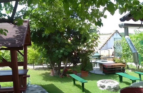 Tihany Casa | Casa vacacional con jardín a sólo 50 metros del centro