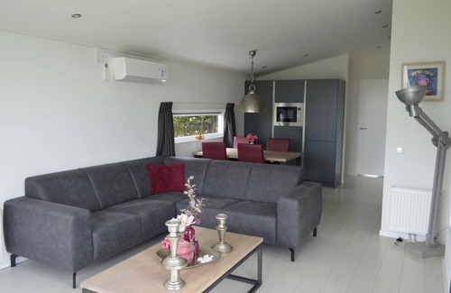 Bemelen Casa | Holiday Home With gas Fireplace & Bath