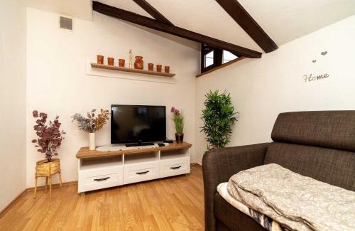 Donja Stubica Casa | Holiday home with hot tube and 1 room