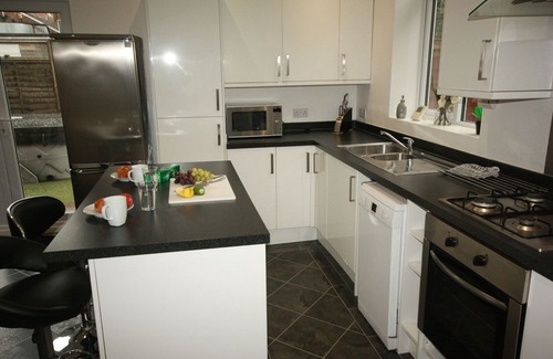 Bournemouth Casa | Holiday Home With Hot Tub & Sauna