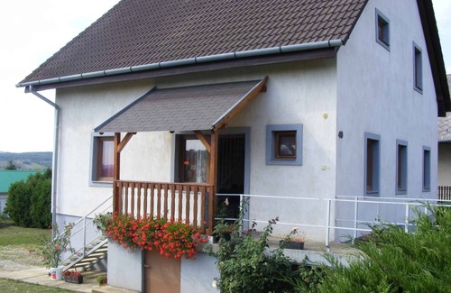 Cserszegtomaj Casa | Casa vacacional con vista al baño termal de Hévíz