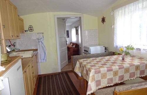 Frydlant Casa | Casa vacacional con gran jardín, piscina exterior y tenis de mesa