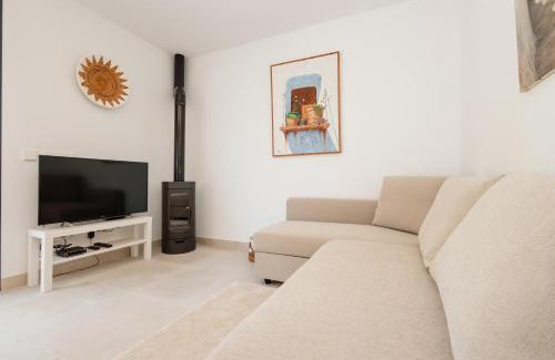 Urbanizacion Costabella Casa | Holiday home with large sunny terrace, Costabella