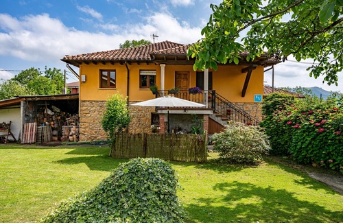 San Juan de Parres Casa | Casa de vacaciones con vistas a la montaña, piscina climatizada y jardín infantil