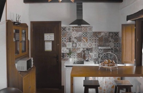 Deba Casa | Casa de vacaciones con vistas a la montaña, jardín privado y Wi-Fi
