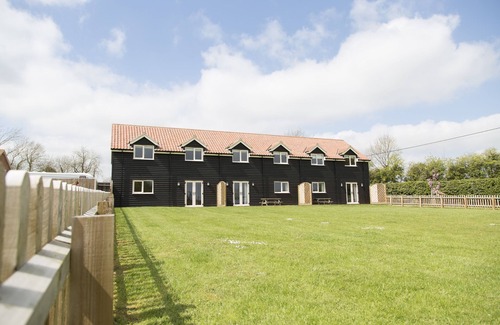 East Dereham Casa | ¡NUEVO Cottage con piscina, sauna, gimnasio y canchas de tenis, perfecto para explorar Norfolk!