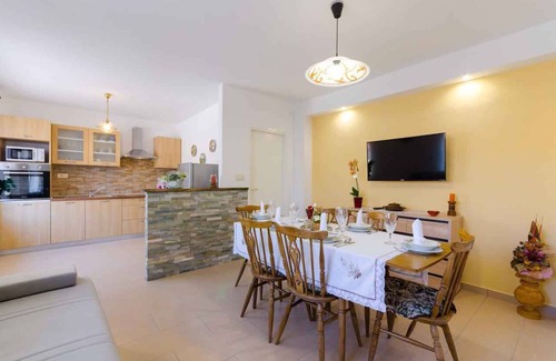 Vinodolska opcina Casa | Casa vacacional con piscina y aire acondicionado