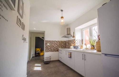 Oprtalj Casa | Casa vacacional Con piscina, aire acondicionado, barbacoa y en una zona tranquila.