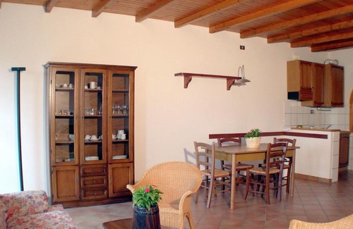 Montelparo Casa | Holiday Home with Pool Tennis Court Parking