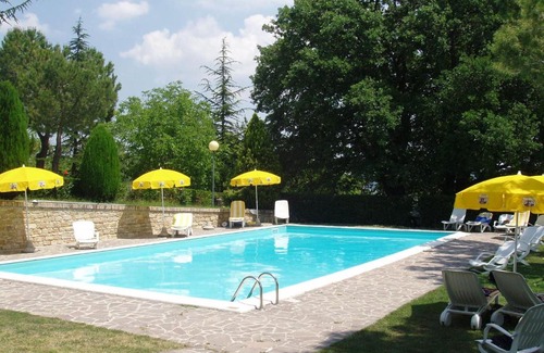 Montelparo Casa | Holiday Home with Pool Tennis Court Parking