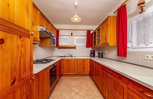 Fonyod Casa | Casa vacacional con piscina, wifi, lavavajillas