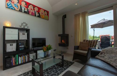 Langweer Casa | holiday home with private terrace