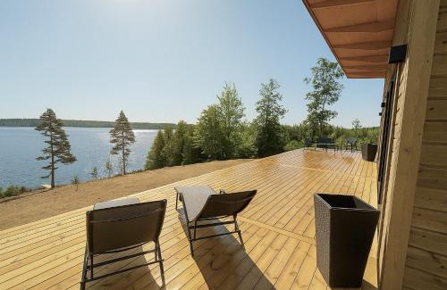 Lonashult Casa | Holiday home with sauna and lake view in scenic Lonashult