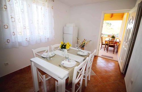 Fuskulin Casa | Casa vacacional con terraza y posibilidad de hacer una barbacoa