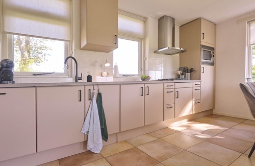 Rouveen Casa | Holiday home with views of alpacas and horses