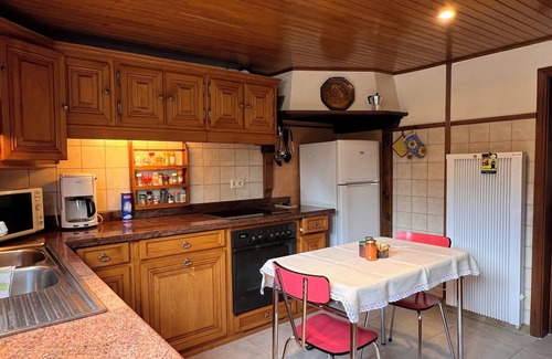 Trois-Ponts Casa | Holiday home with wood stove & spacious garden