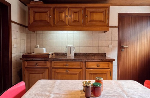 Trois-Ponts Casa | Holiday home with wood stove & spacious garden
