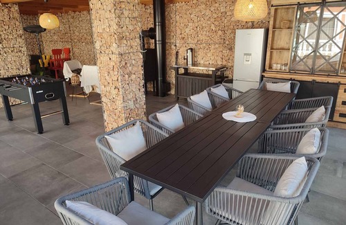 Kereki Casa | Casa vacacional con jacuzzi, sauna, aire acondicionado, WiFi y aparatos de fitness