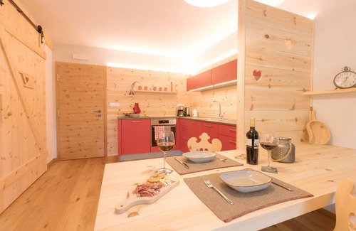 Aldino Apartamento | Casa de vacaciones "Wold Wieserhof" con vistas a la montaña, balcón y jardín compartido
