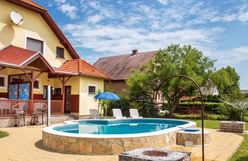 Balatonmariafurdo Casa | Holiday Home Yellow 2 by Interhome