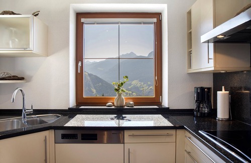 Zellberg Casa | Holiday Home 'Zillertalblick' with Mountain View, Private Terrace and Wi-Fi
