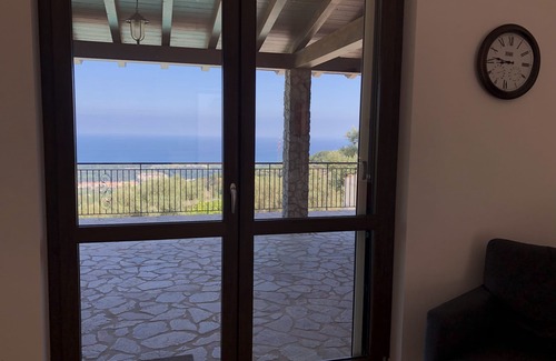 Capri Leone Casa | Casa de vacaciones en medio de una plantación de olivos con fantásticas vistas al mar
