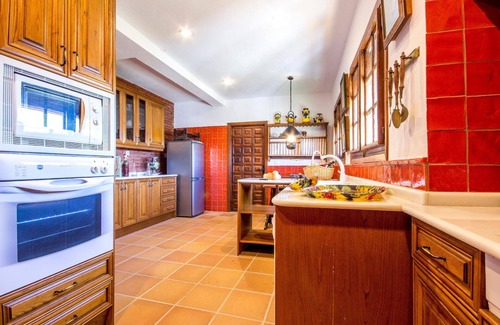 Alcaucín Casa | Casa de vacaciones Alcaucin para 6 - 14 personas con 6 dormitorios - Casa de vacaciones