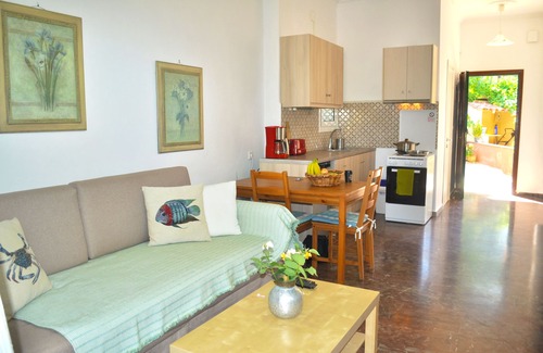 Agios Gordios Apartamento | Holiday House Angelos B on Agios Gordios Beach