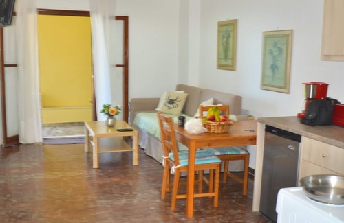 Agios Gordios Apartamento | Holiday House Angelos B on Agios Gordios Beach