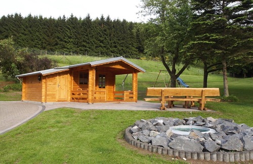 Birresborn Casa | Casa de vacaciones Birresborn para 6 - 12 personas con 6 dormitorios - Casa de vacaciones
