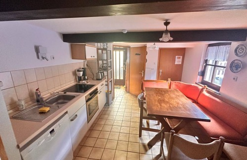 Hausen Apartamento | Casa de vacaciones Frorath - cabaña, ducha y baño, aseo, 3 dormitorios