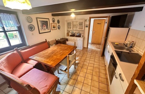 Hausen Apartamento | Casa de vacaciones Frorath - cabaña, ducha y baño, aseo, 3 dormitorios