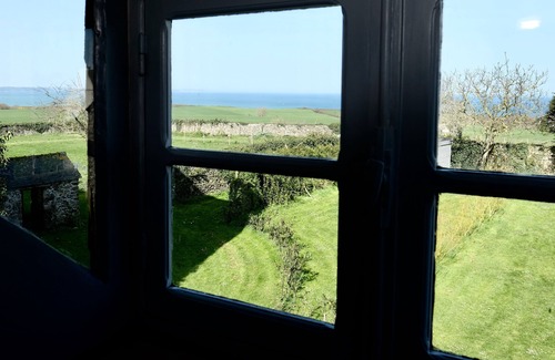 Morieux Casa | Holiday house in the castle park, near the beach with a very nice sea view