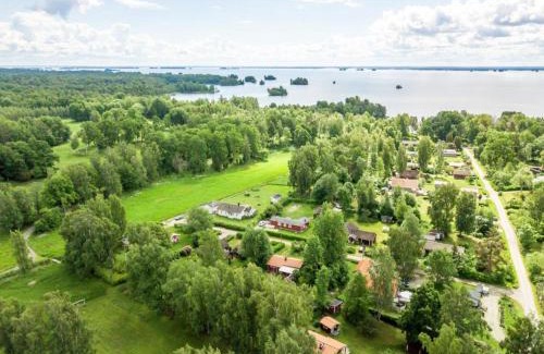 Lillkyrka Casa | Holiday house in Grythem, Orebro, within walking distance to lake