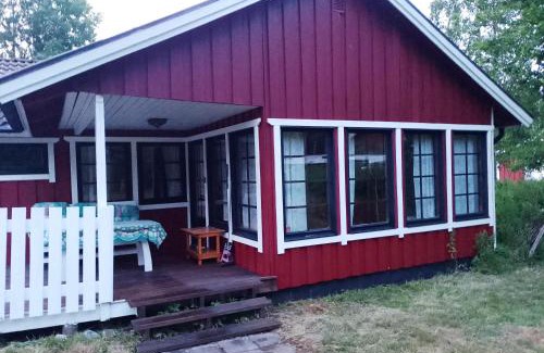 Lillkyrka Casa | Holiday house in Grythem, Orebro, within walking distance to lake