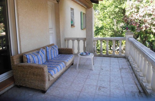Provence Casa | Casa de vacaciones en el corazón del luberon, en su entorno verde.