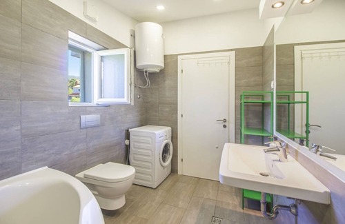 Tugare Casa | Holiday house Joanna - with pool: - Tugare, Riviera Omis, Croatia