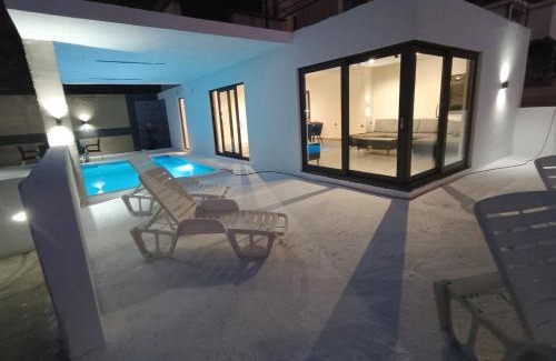 Borak Casa | Holiday House "M" Omiš - Newly renovated house with swimming pool, 3 rooms, gym, large terrace with amazing view on town and 6 parkplaces