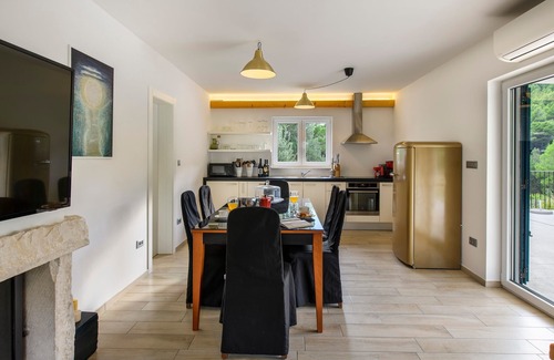 Zaostrog Casa | Casa rural en Makarska Riviera, con piscina climatizada y tres dormitorios.