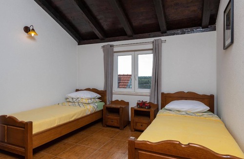 Kuna Peljeska Casa | Holiday house Potomje for 1 - 5 persons with 2 bedrooms - Twin house