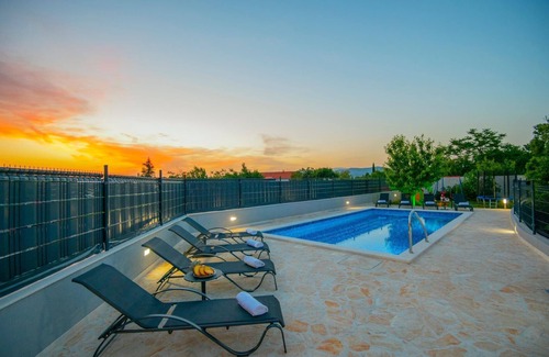 Sestanovac Casa | Casa de vacaciones Sestanovac para 1 - 10 personas con 5 dormitorios - Casa adosada