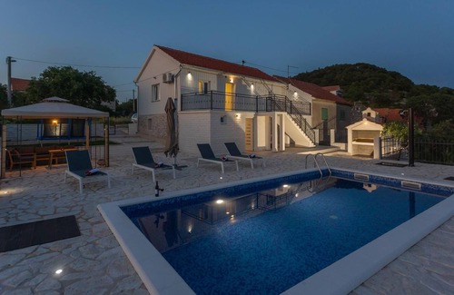 Sibenik Casa | Holiday house Sibenik for 1 - 10 persons with 3 bedrooms - Twin house