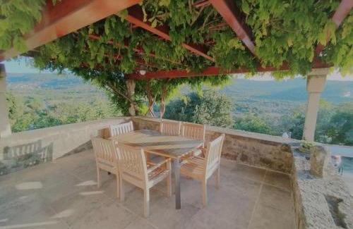 Donji Humac Casa | Holiday house Villa Glicinia with hydro-massage pool