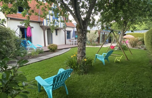 Neuville Casa | Casa vacacional con piscina cubierta climatizada y sauna privada.