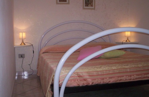 Biancareddu Apartamento | CASA DE VACACIONES CON JARDÍN INMERSO EN LA TRANQUILIDAD ABSOLUTA