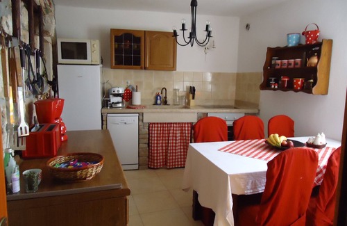Vinodolska opcina Casa | Casa de vacaciones con piscina y vistas al mar.
