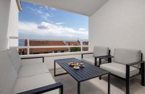 Bol Apartamento | Holiday in Bol * yellow